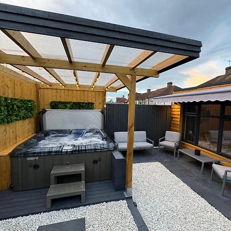 다트퍼드 Wild & Free Hot Tub Retreat 아파트 외부 사진